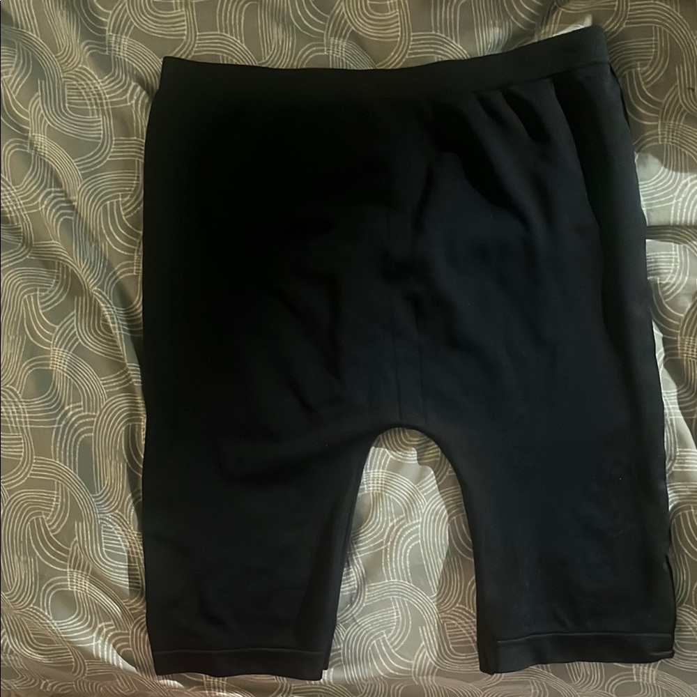 Sleek Anti-Static shape-wear shorts